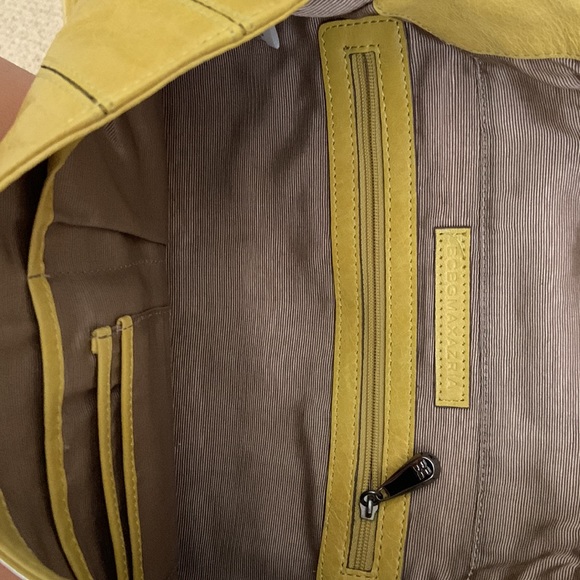 BCBG leather clutch/wristlet - Picture 5 of 7